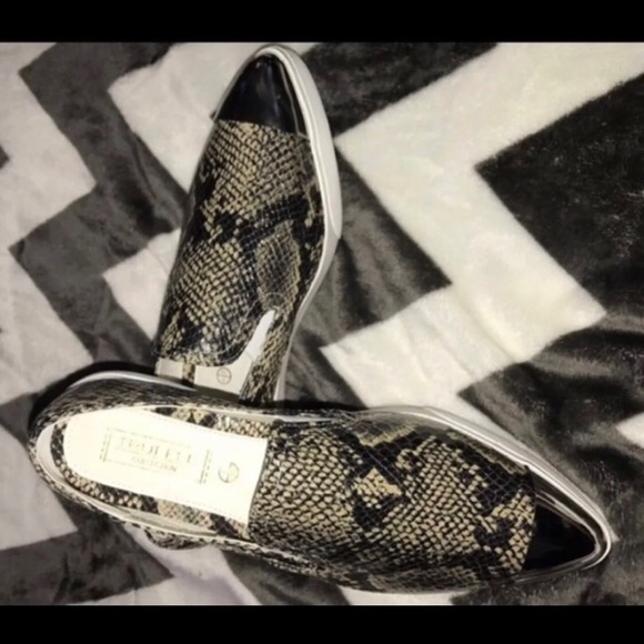 Elan Loafers - Picture 3 of 5